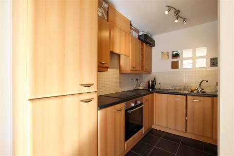 Click the photo for more details of Warren Close, Cambridge