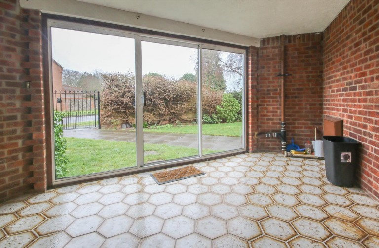 Images for Fairlawns, Newmarket