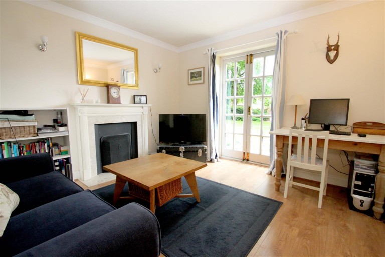 Images for White Hart Close, Benson