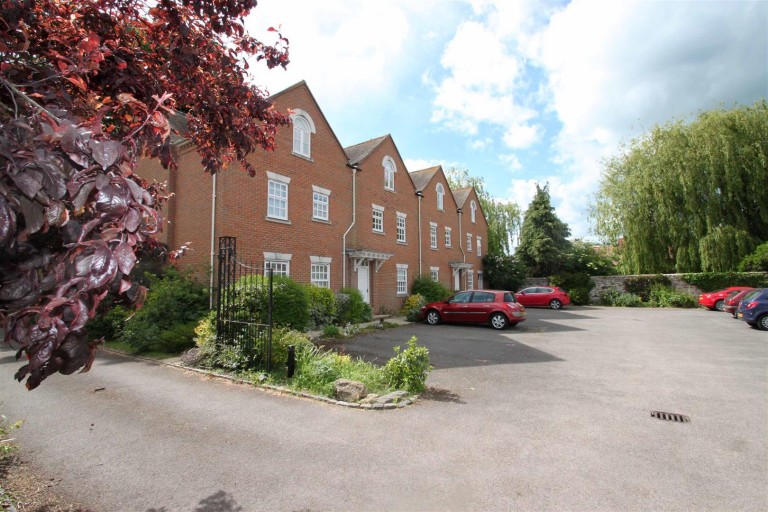 Images for White Hart Close, Benson