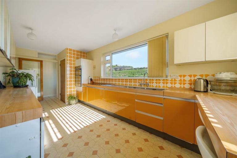 Images for Mawgan Porth, Newquay