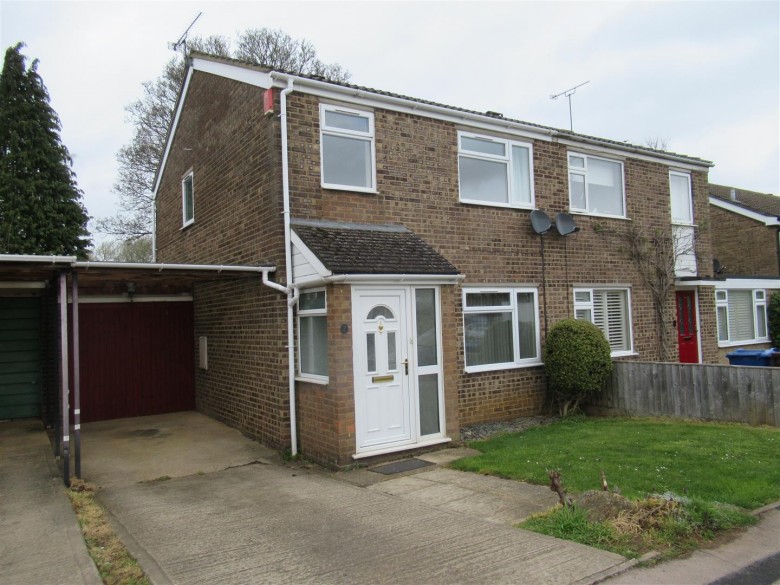 Click the photo for more details of Kingfisher Drive, Banbury