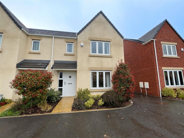 Click the photo for more details of Dominie Place, Witney