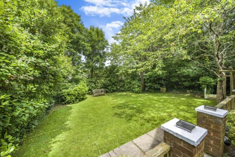 Click the photo for more details of Doddiscombsleigh, Exeter