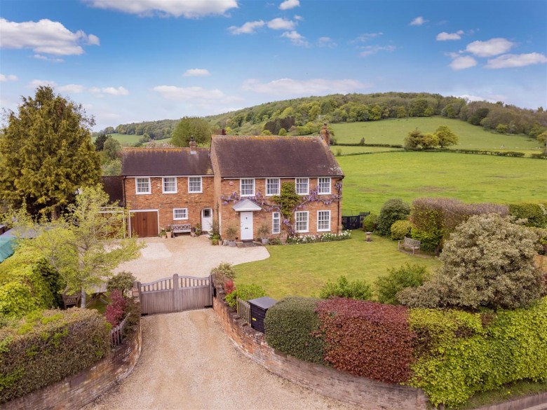 Click the photo for more details of Fingest, Henley-On-Thames