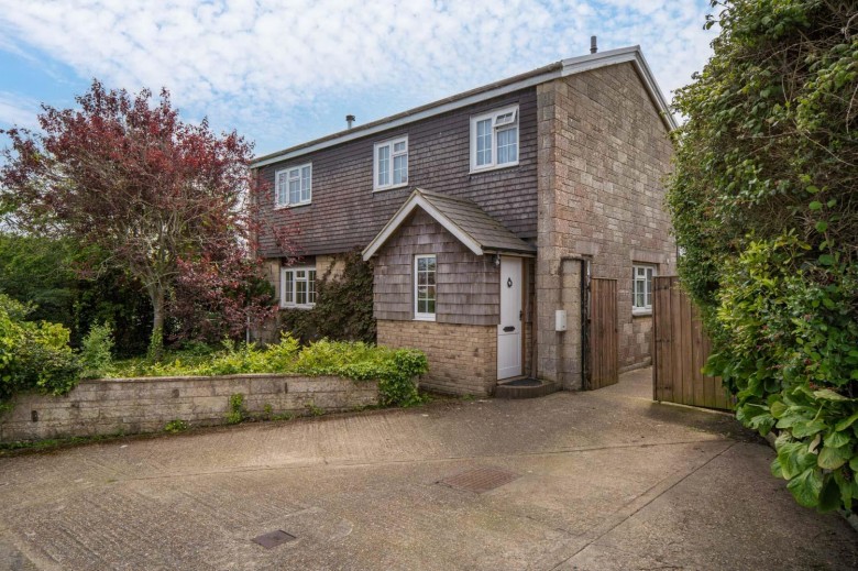 Click the photo for more details of Newbridge, Isle of Wight