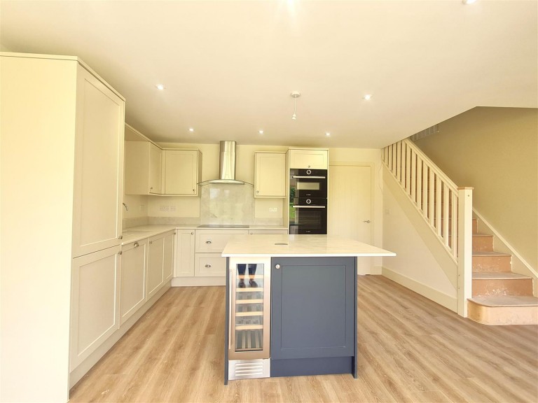 Images for Meadow View, Hill Ash Court