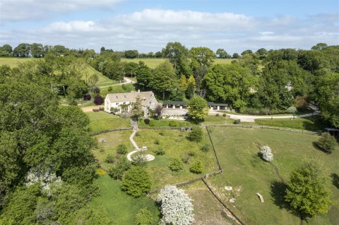 Click the photo for more details of Middle Lypiatt, Gloucestershire