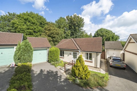 Click the photo for more details of Jeffs Way, Axminster