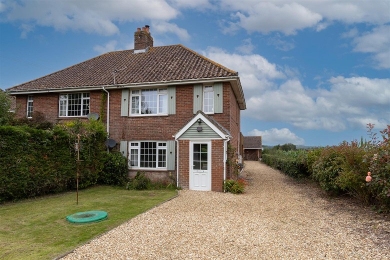 Click the photo for more details of Newbridge, Isle Of Wight