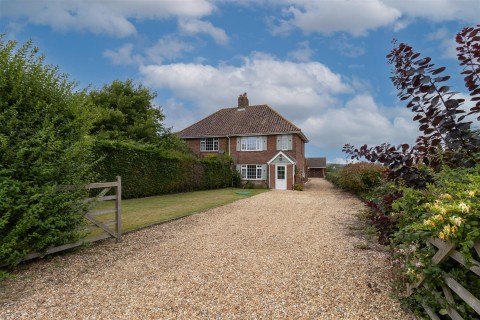 Click the photo for more details of Newbridge, Isle Of Wight