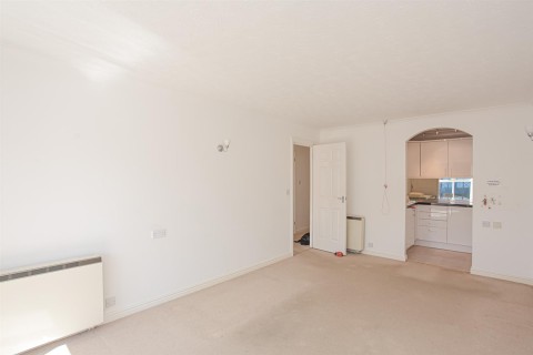 Click the photo for more details of Chamberlaine Court,, Banbury