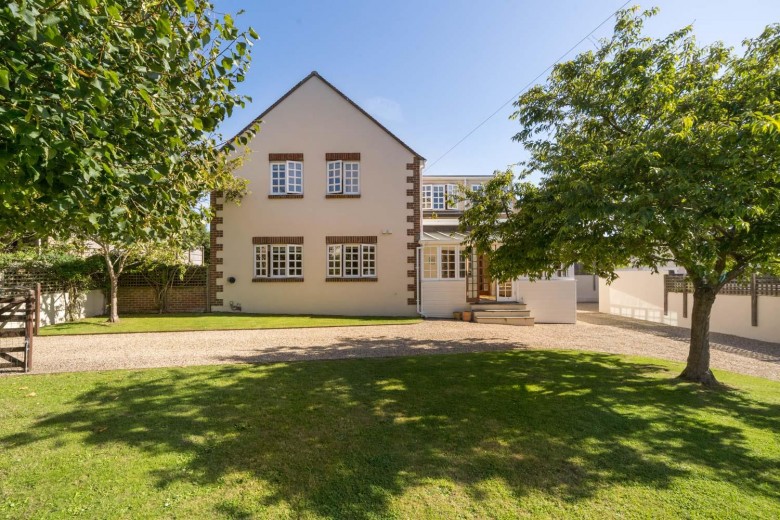 Click the photo for more details of Shorwell, Isle Of Wight