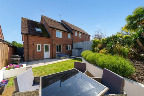 Click the photo for more details of Rolls Court, Wantage, Oxfordshire, OX12
