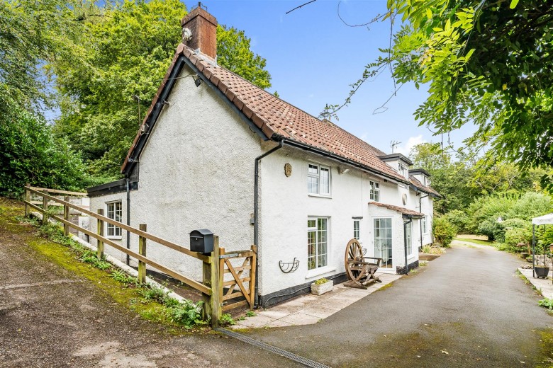Click the photo for more details of Symonsburrow, Hemyock