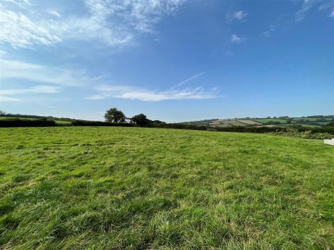 Click the photo for more details of Lower Scarsick, Treneglos, Launceston