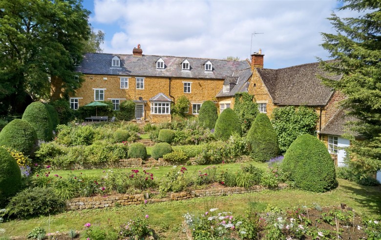 Click the photo for more details of Bloxham, Oxfordshire