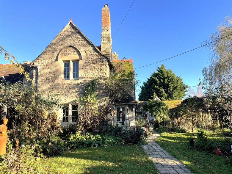 Click the photo for more details of Clanfield, Oxfordshire