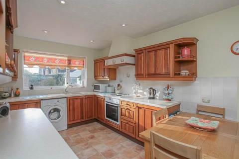 Click the photo for more details of Chatsworth Drive, Banbury