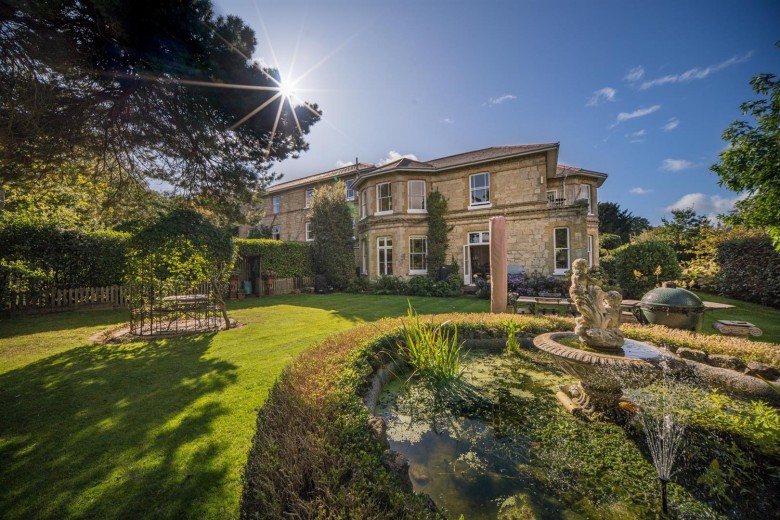 Click the photo for more details of Luccombe, Isle Of Wight