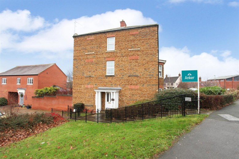 Click the photo for more details of Lord Fielding Close, Banbury