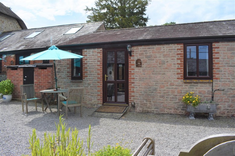 Click the photo for more details of Apple Cottage, Berehayes Farm, Whitchurch Canonicorum,