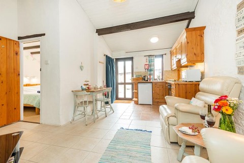 Click the photo for more details of Apple Cottage, Berehayes, Whitchurch Canonicorum,