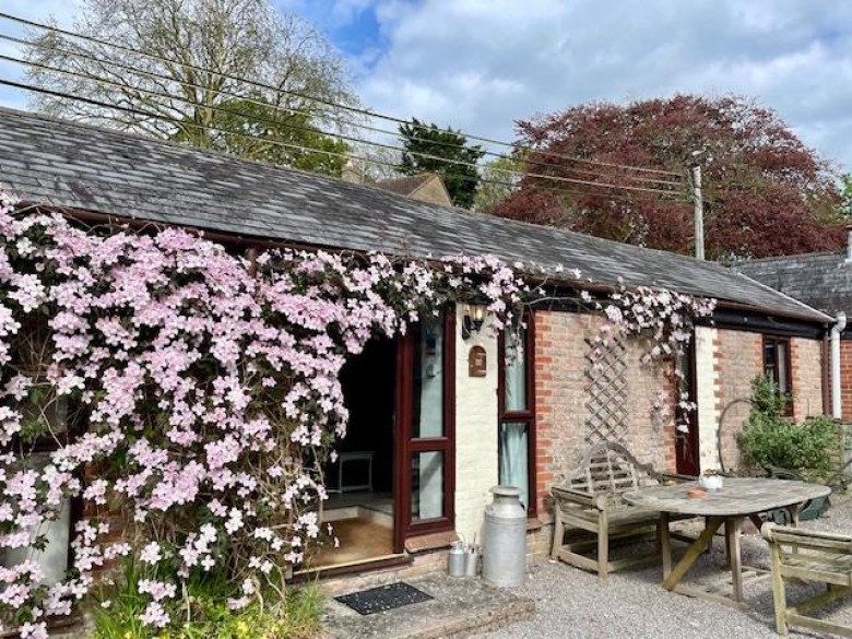 Click the photo for more details of Dairy Barn, Berehayes, Whitchurch Canonicorum
