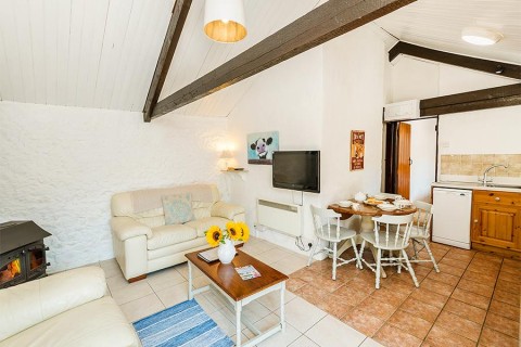 Click the photo for more details of Dairy Barn, Berehayes, Whitchurch Canonicorum