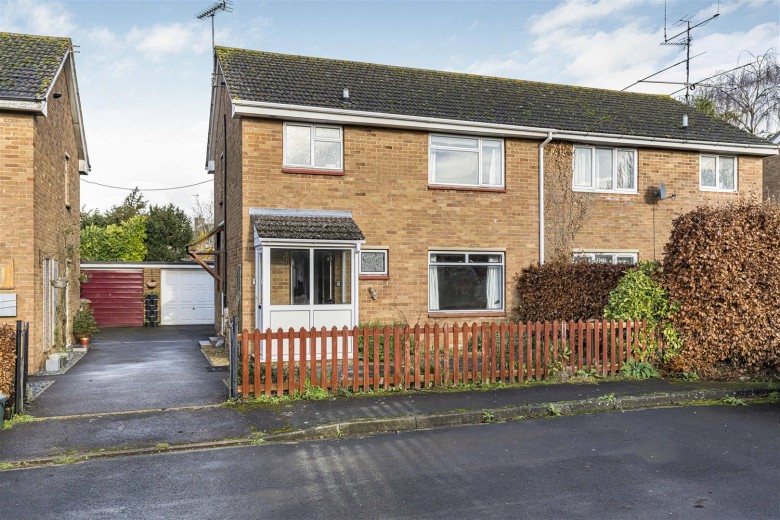 Click the photo for more details of Springfield Close, Watlington