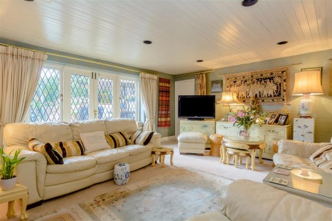 Click the photo for more details of Paradise Road, Henley-On-Thames