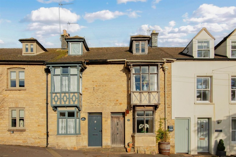 Click the photo for more details of Stow On The Wold, Gloucestershire