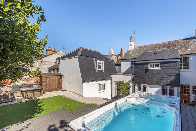 Click the photo for more details of Rodwell Road, Weymouth, Dorset