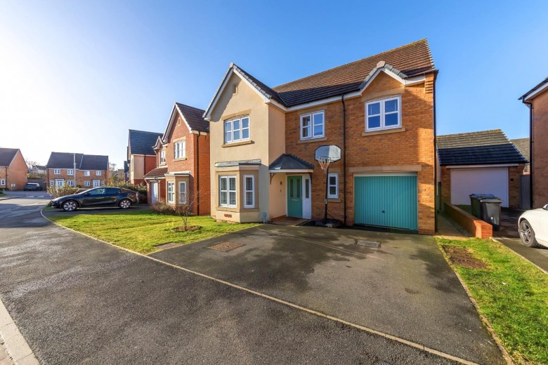 Click the photo for more details of Aspen Close, Great Glen, Leicestershire