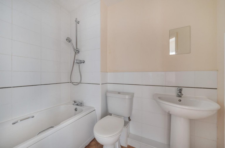 Images for Charles Warren Close, Rugby, CV21