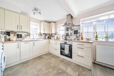 Click the photo for more details of Ashcombe, Dawlish