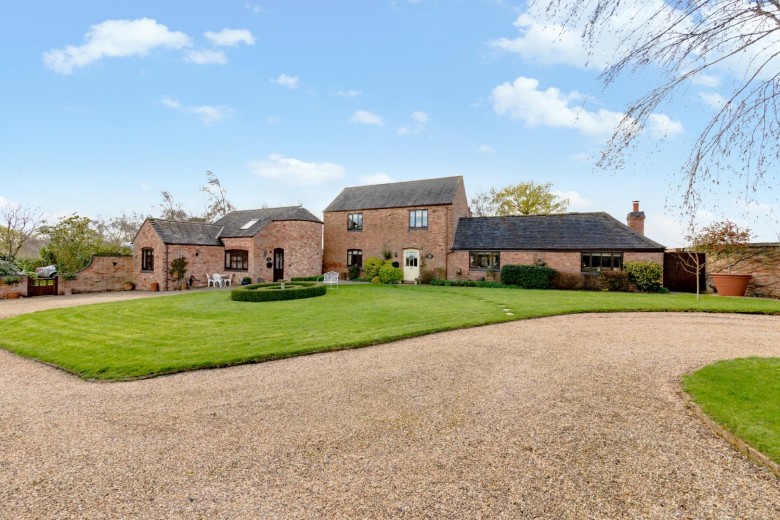 Click the photo for more details of Fosseway, Sharnford, Leicestershire