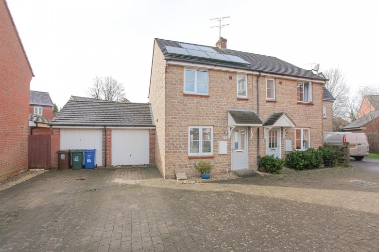 Click the photo for more details of Ashmead Road, Banbury