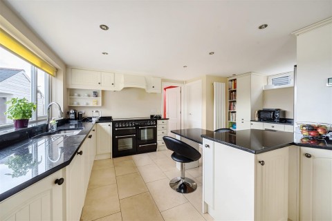 Click the photo for more details of Aspley Hill, Woburn Sands