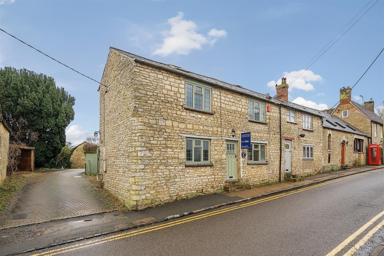 Click the photo for more details of 3 High Street, Silverstone, Towcester, NN12