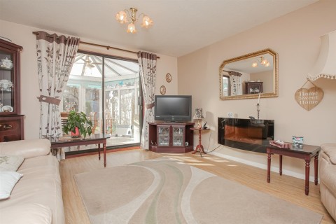 Click the photo for more details of Earlstoke Close, Banbury