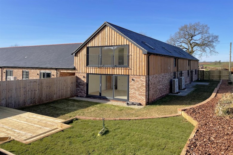Click the photo for more details of Hockworthy, Wellington