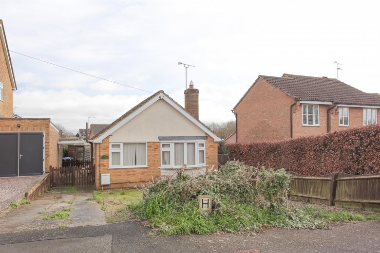 Click the photo for more details of Horton Drive, Middleton Cheney, Banbury