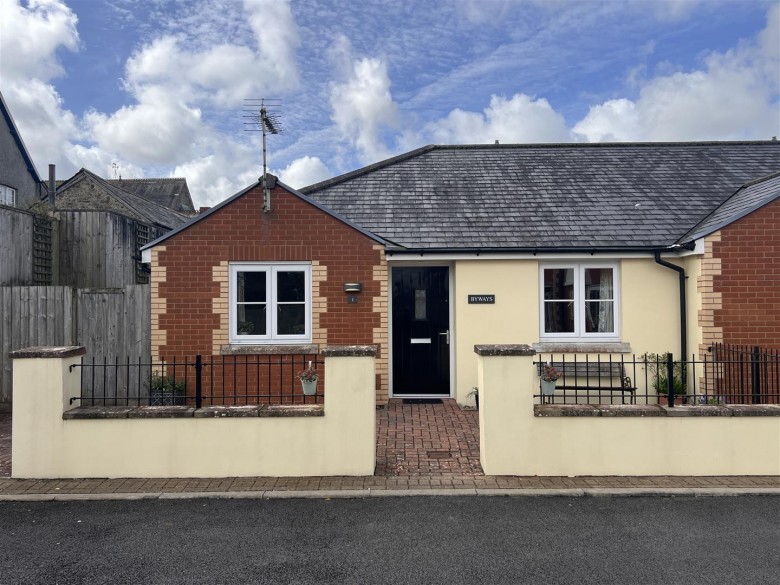 Click the photo for more details of South Molton