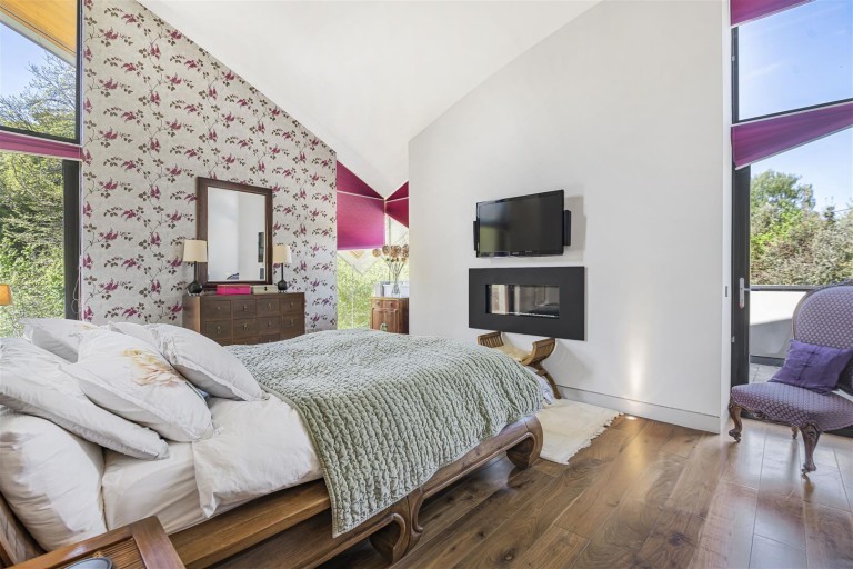 Images for Newnham Hill, Henley-On-Thames