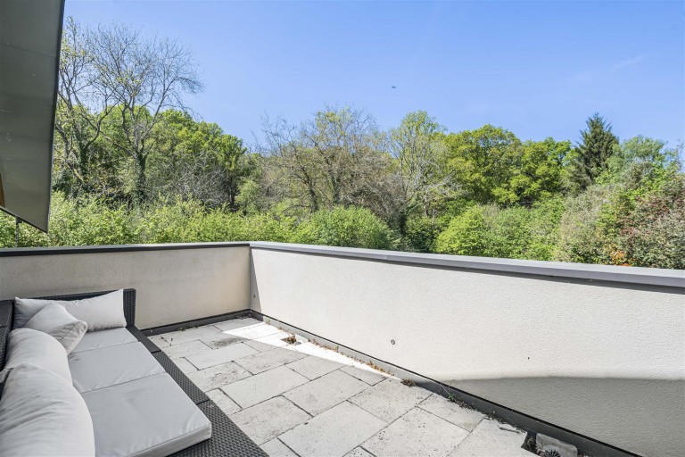 Images for Newnham Hill, Henley-On-Thames