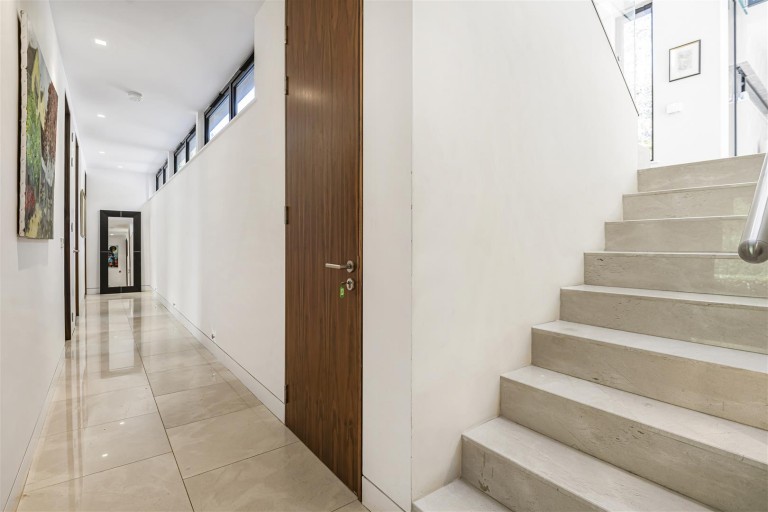 Images for Newnham Hill, Henley-On-Thames