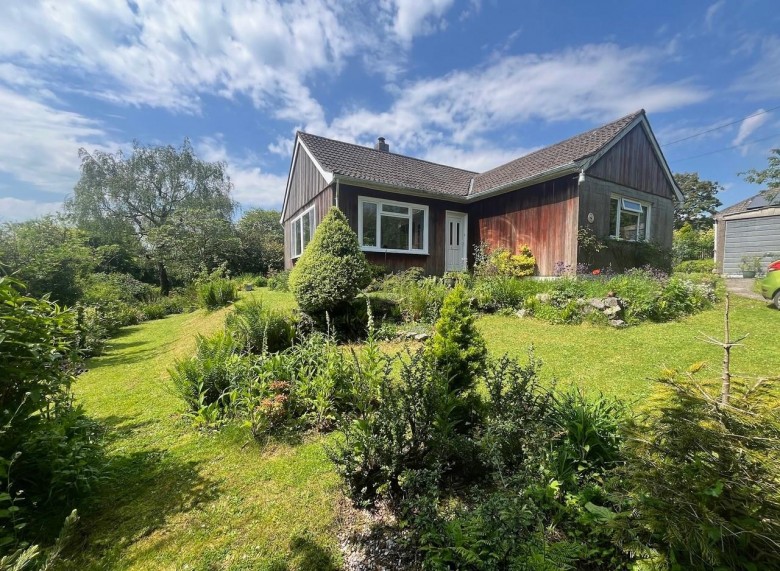 Click the photo for more details of Mill Cross, Rattery, South Brent