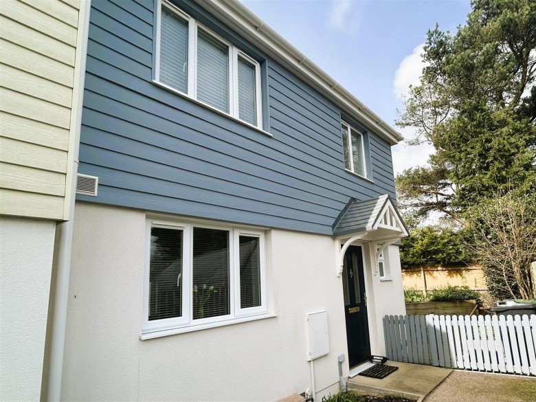 Click the photo for more details of Shire Lane, Lyme Regis