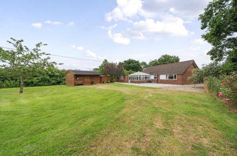 Click the photo for more details of Cathiron, Rugby, CV23